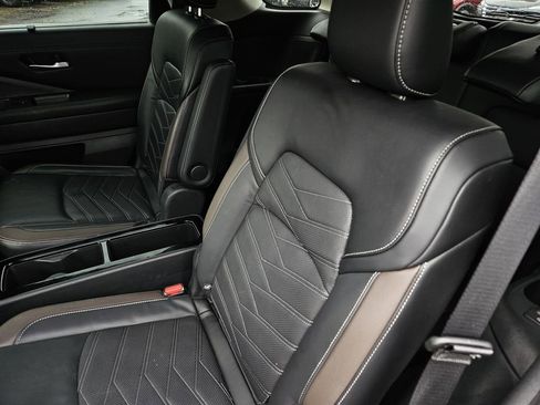 Certified 2024 Nissan Pathfinder Platinum image 13