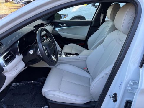 Used 2025 Genesis G70 2.5T image 28