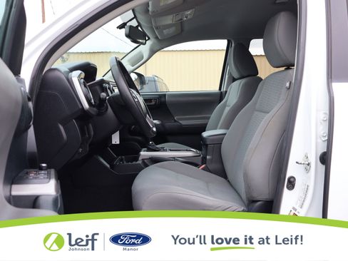 Used 2016 Toyota Tacoma SR5 w/ SR5 Appearance Package (SN) image 12