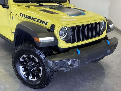 Used 2024 Jeep Wrangler Unlimited Rubicon 4xe image 9