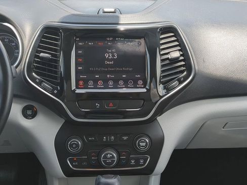Used 2019 Jeep Cherokee Limited FWD image 14
