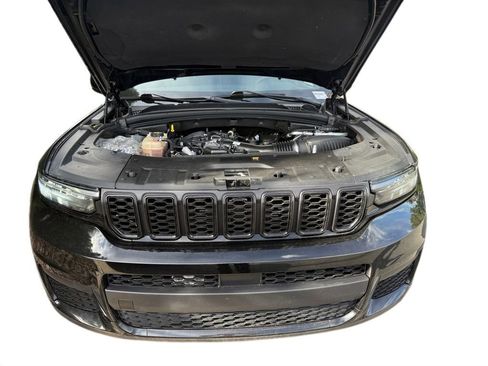 Used 2024 Jeep Grand Cherokee L Laredo AWD/4WD image 18