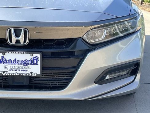 Used 2018 Honda Accord Sport image 8