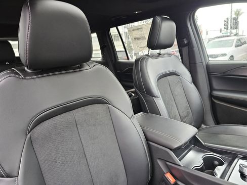 New 2025 Jeep Grand Cherokee L Altitude image 30