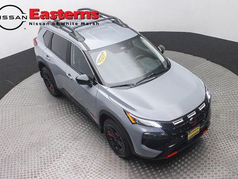Used 2026 Nissan Rogue SV AWD/4WD image 3