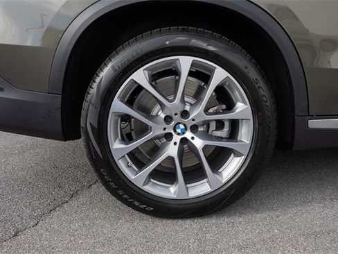 New 2026 BMW X5 xDrive50e w/ Climate Comfort Package image 10