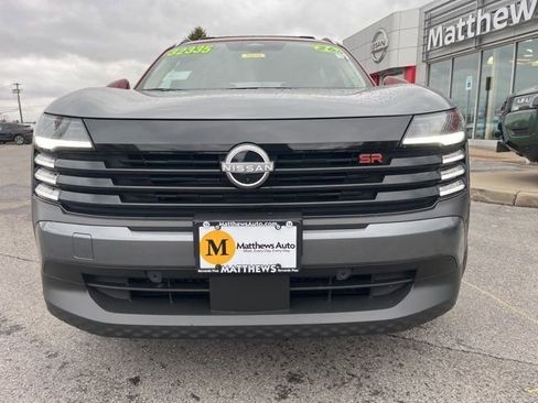 New 2026 Nissan Kicks SR w/ SR Premium Package AWD/4WD image 2