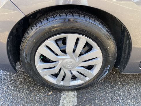 Used 2017 Honda Fit LX image 17