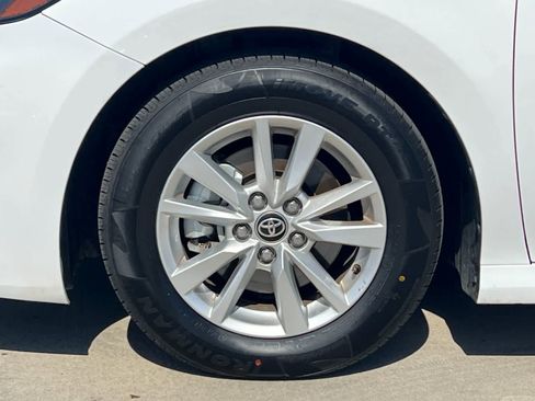 Used 2025 Toyota Camry LE image 25