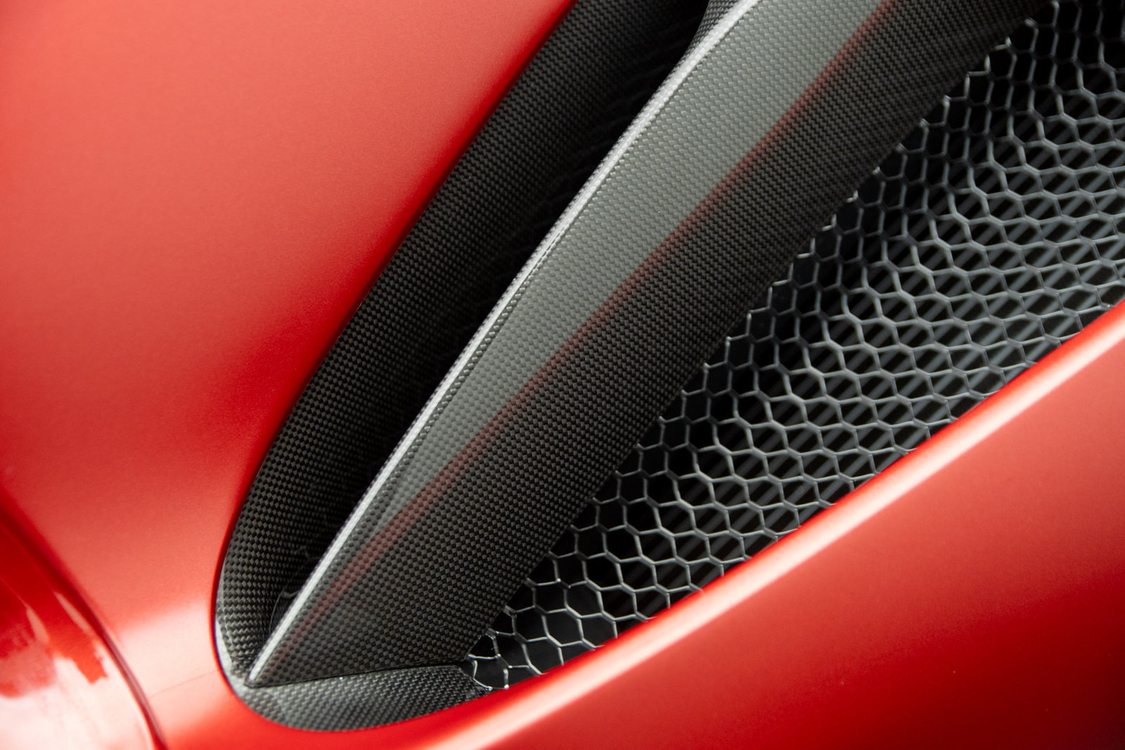 Used 2021 Ferrari SF90 Stradale AWD/4WD image 37