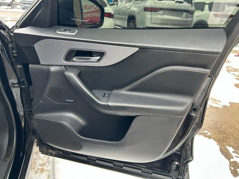 Used 2019 Jaguar F-PACE S image 16