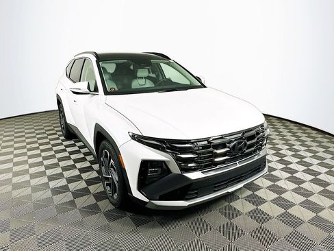 Used 2025 Hyundai Tucson Limited FWD image 1