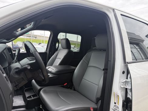 New 2026 RAM 3500 Tradesman AWD/4WD image 29