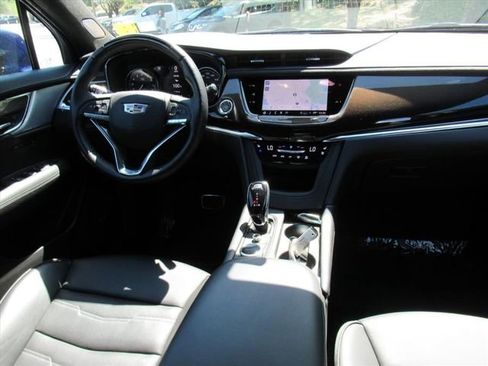 Certified 2024 Cadillac XT6 Sport w/ Platinum Package AWD/4WD image 14