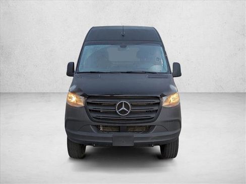Used 2024 Mercedes-Benz Sprinter 2500 image 2