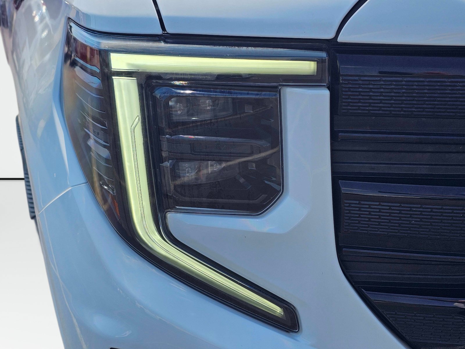Used 2022 GMC Sierra 1500 Elevation RWD image 4