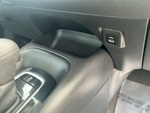 Used 2023 Toyota Corolla LE image 18