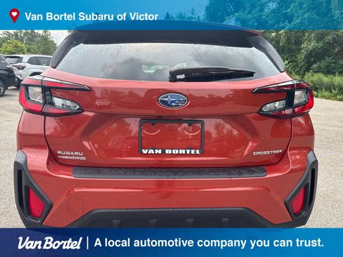 Used 2025 Subaru Crosstrek 2.5i Premium AWD/4WD image 5