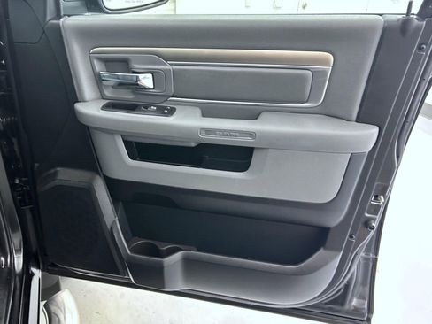 Used 2017 RAM 1500 Classic SLT image 16