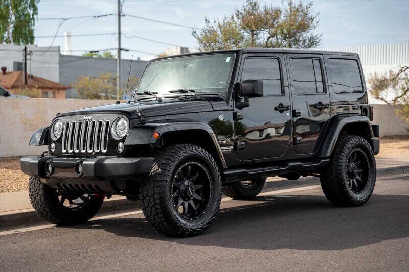 Used 2017 Jeep Wrangler Unlimited Sahara w/ Connectivity Group AWD/4WD image 1