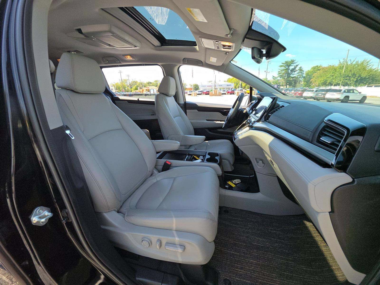Used 2022 Honda Odyssey Touring image 15