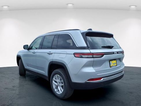 New 2026 Jeep Grand Cherokee Laredo AWD/4WD image 7