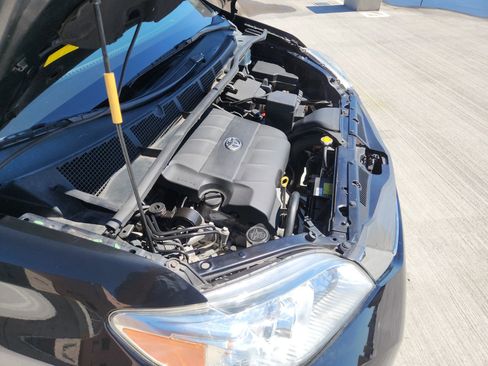 Used 2015 Toyota Sienna XLE w/ XLE Navigation Package image 29