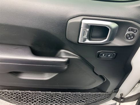 Used 2020 Jeep Wrangler Unlimited Sport image 39