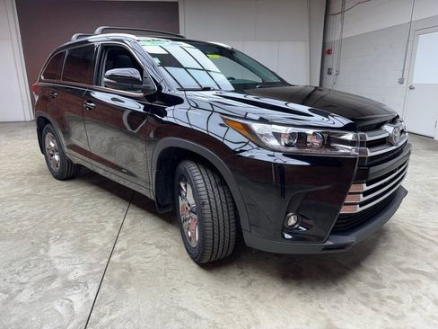 Used 2019 Toyota Highlander AWD V6 image 7
