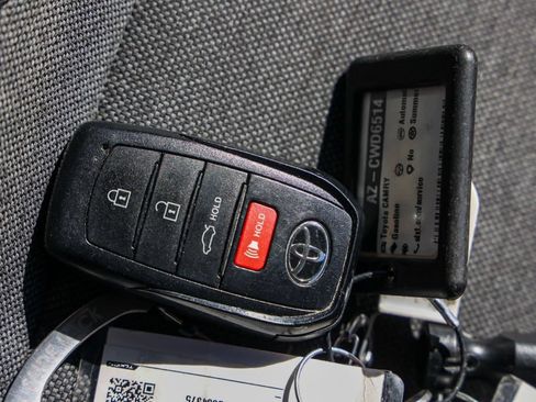 Used 2025 Toyota Camry LE FWD image 31