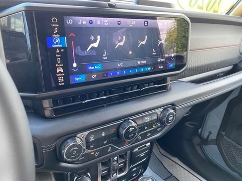Used 2026 Jeep Wrangler Unlimited Rubicon AWD/4WD image 20