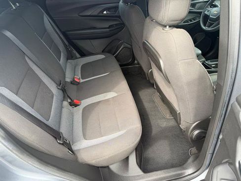 Used 2021 Chevrolet TrailBlazer LS w/ LPO, Blackout Package FWD image 12