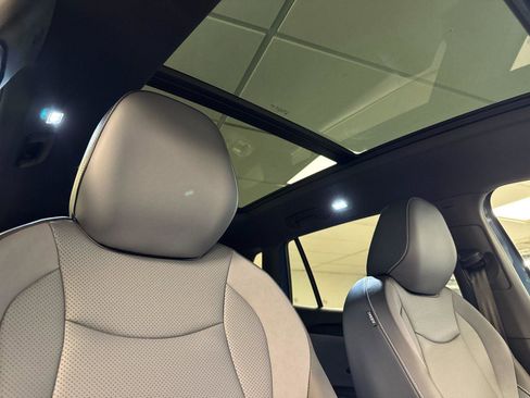 New 2026 Volkswagen Tiguan SE R-Line AWD/4WD image 16