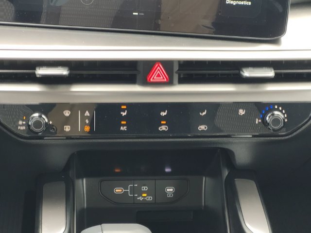 New 2026 Kia Sorento LX FWD image 16