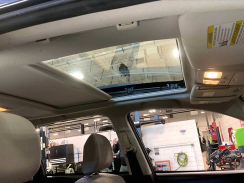 Used 2015 Subaru Forester 2.5i Premium w/ All-Weather Package image 15