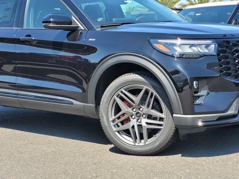 New 2026 Ford Explorer ST-Line w/ ST-Line Street Pack AWD/4WD image 2