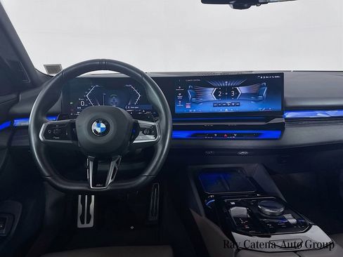 Used 2024 BMW 540i xDrive w/ Premium Package image 24