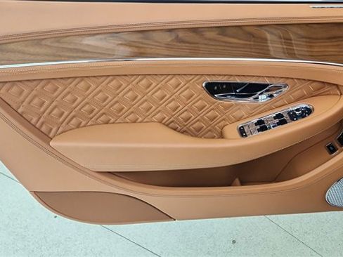 Used 2022 Bentley Continental GT image 30