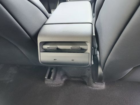 Used 2026 Tesla Model Y AWD image 19