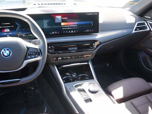 Certified 2025 BMW i4 xDrive40i image 9