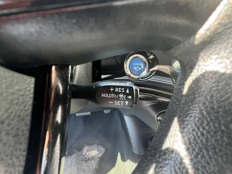 Used 2021 Toyota Prius LE FWD image 32