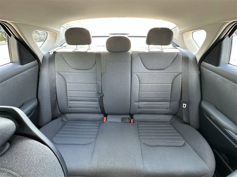 Used 2025 Kia K4 EX image 21