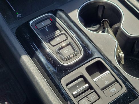 Certified 2025 Honda Pilot Black Edition image 31