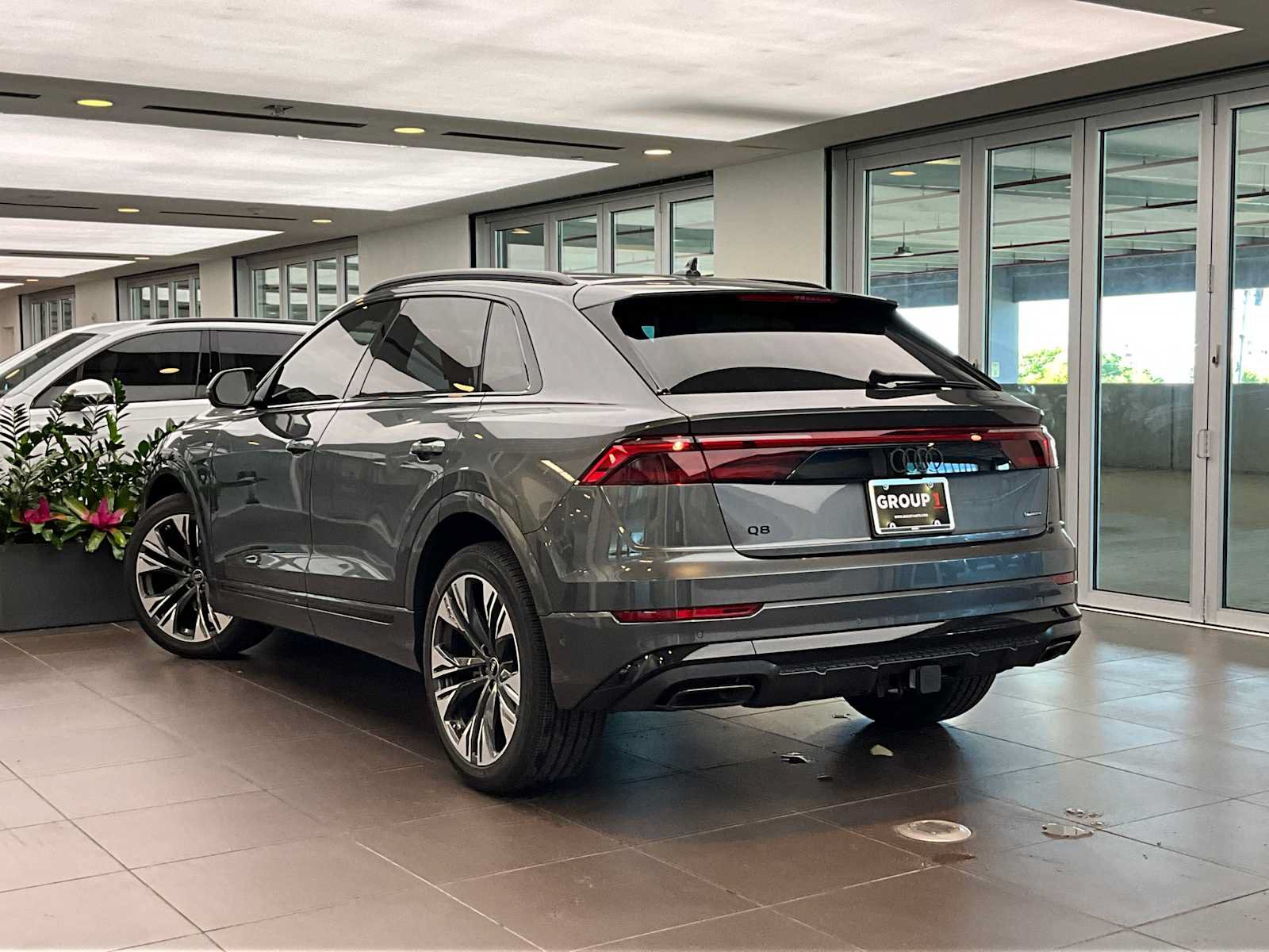 Used 2023 Audi Q8 Premium Plus AWD/4WD image 5