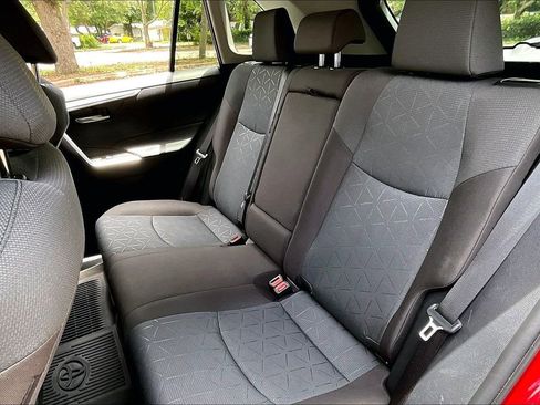 Used 2025 Toyota RAV4 XLE w/ Convenience Package FWD image 19