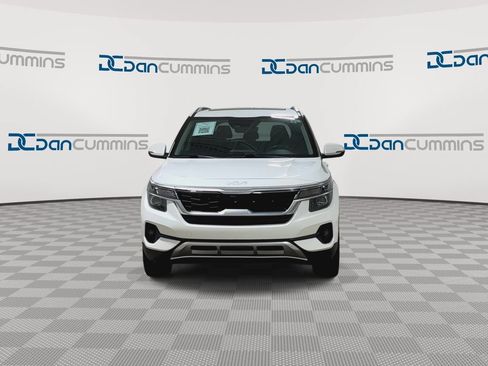 Used 2022 Kia Seltos EX AWD/4WD image 3