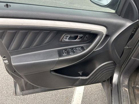 Used 2016 Ford Taurus SEL w/ Equipment Group 201A image 4