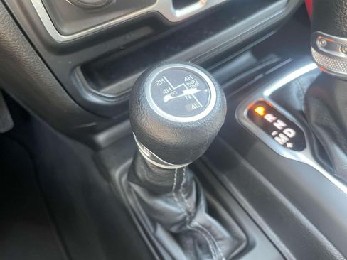 Used 2024 Jeep Wrangler Unlimited Sahara AWD/4WD image 29