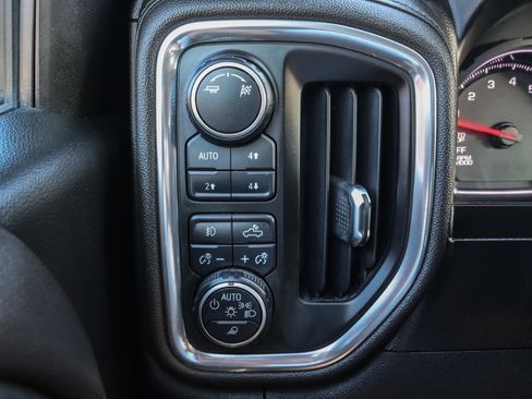 Used 2019 Chevrolet Silverado 1500 LTZ image 10