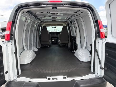 New 2026 GMC Savana 2500 w/ Driver Convenience Package RWD image 23